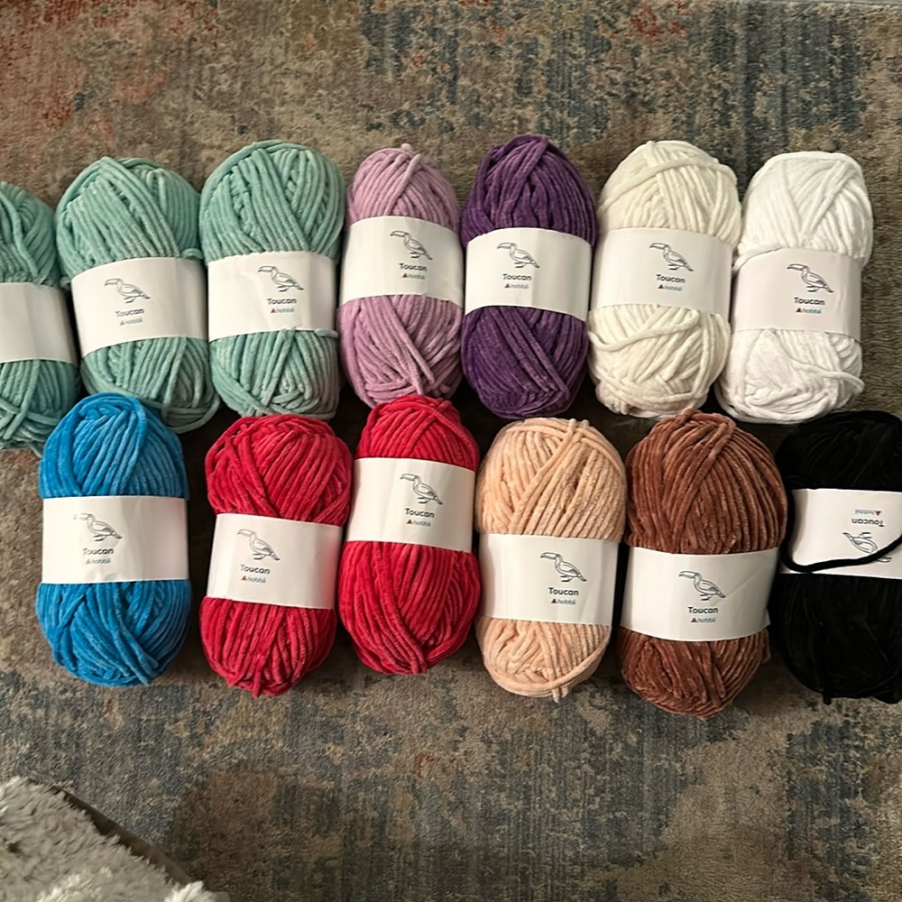 Hobbii toucan yarn